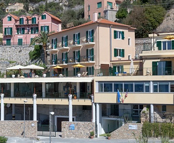 HOTEL HOLIDAY VARIGOTTI